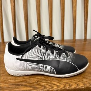 Puma Youth Indoor Soccer Cleats - Size 3